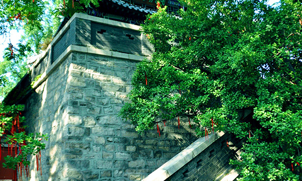 Mingchang Bell and the remains of the Bell Tower